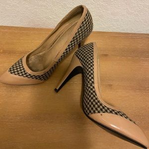 Shoedazzle nude/black checkered heel- size 9